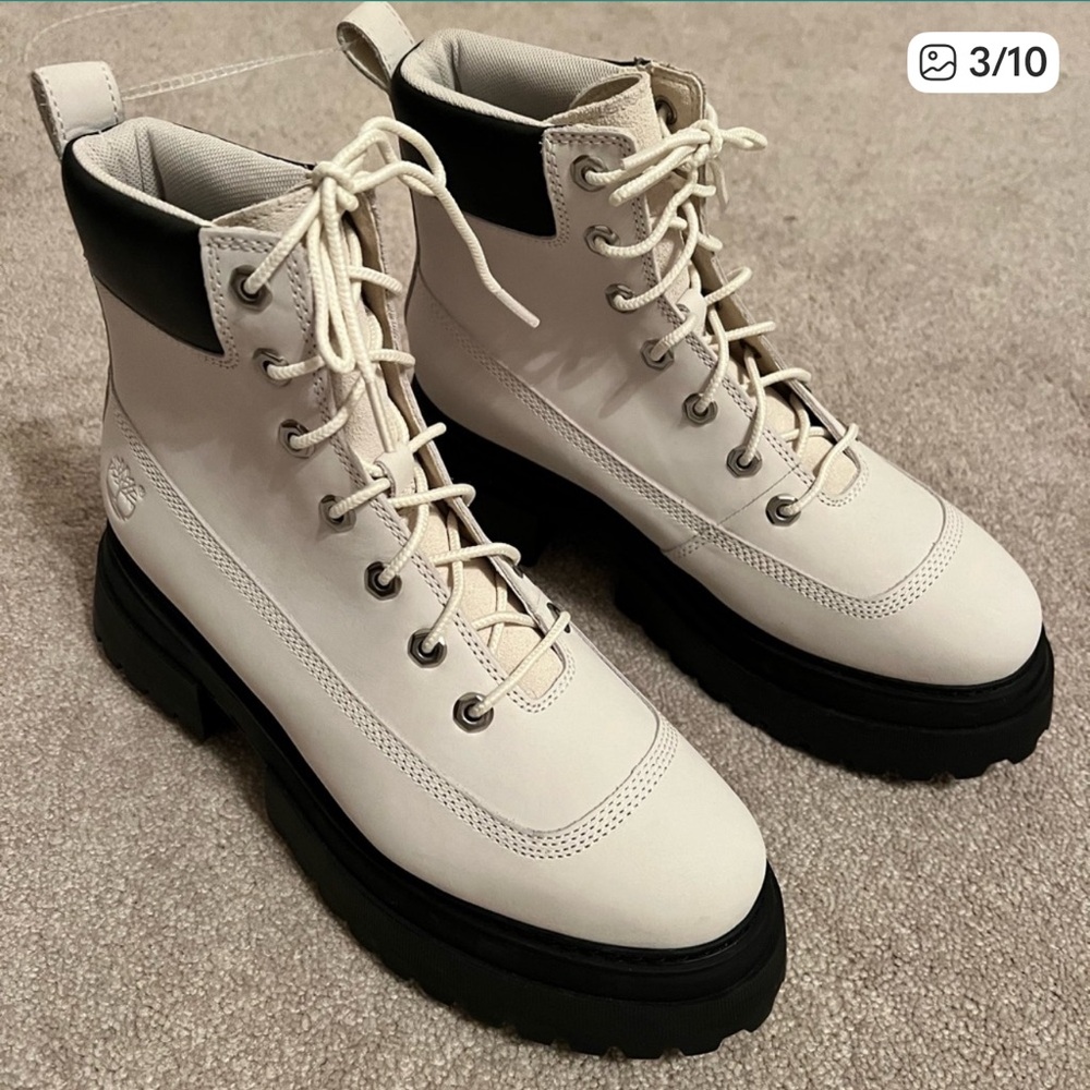 Timberland Sky 6in lace up White Nubuck Boots 
Size 8.5. NWOT